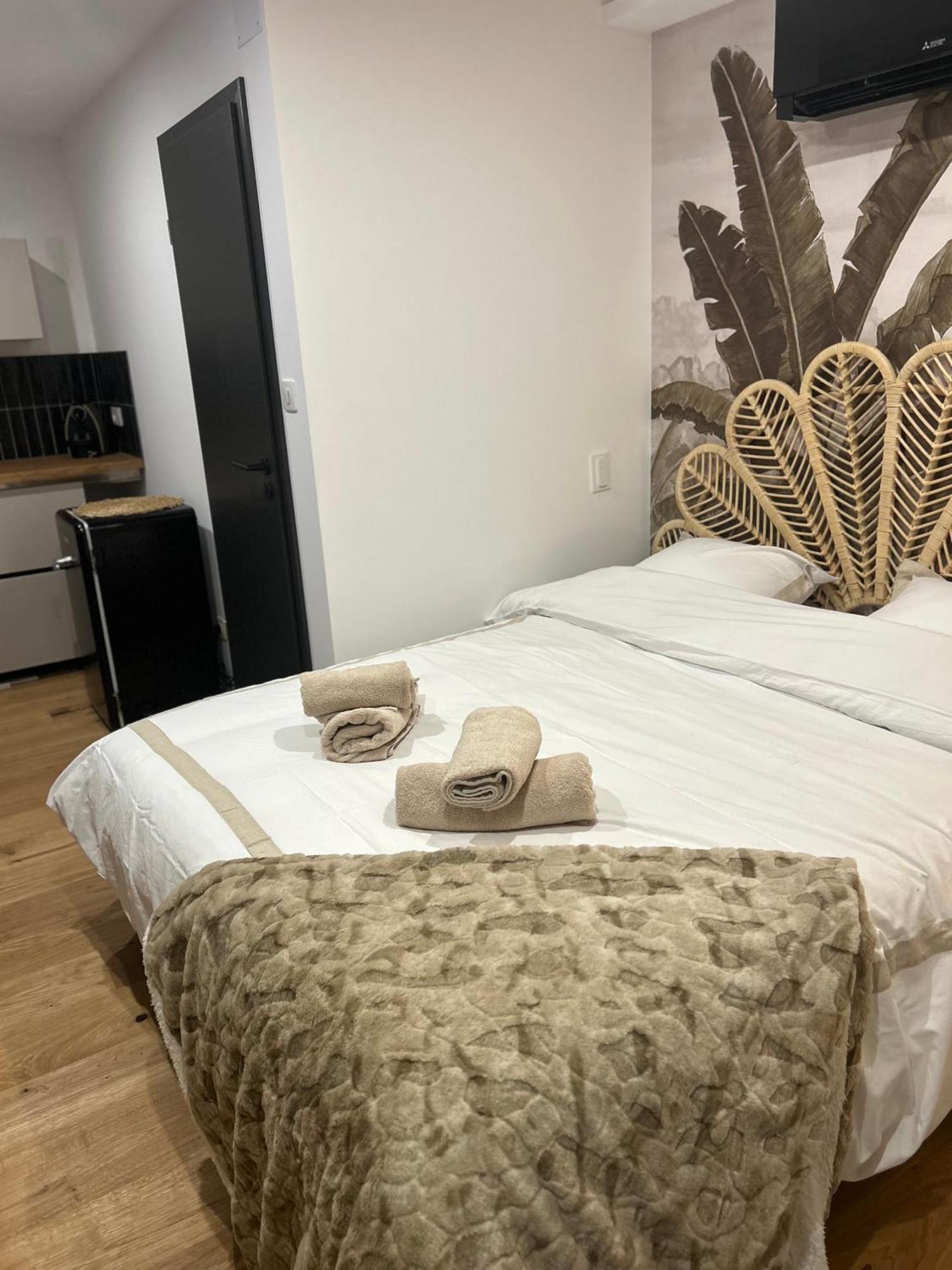 Studio Prestige Avec Terrasse Le Chene Dore Au Coeur Du Centre Touristique Cite Des Loisirs 200 M Du Galaxie,Face Au Snowworld Parking Gratuit Privatif Amneville Bagian luar foto